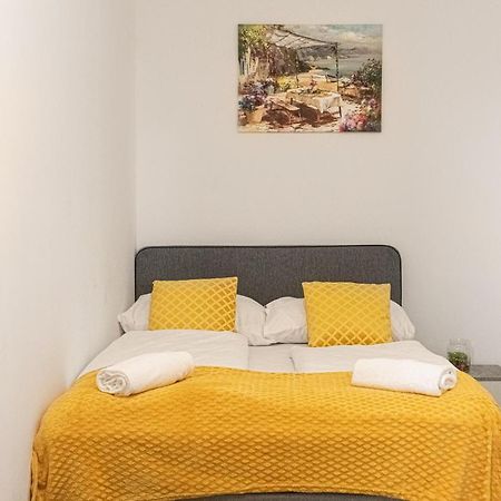 Pleasing Room Hauptbahnhof With Best Location Wina Bagian luar foto